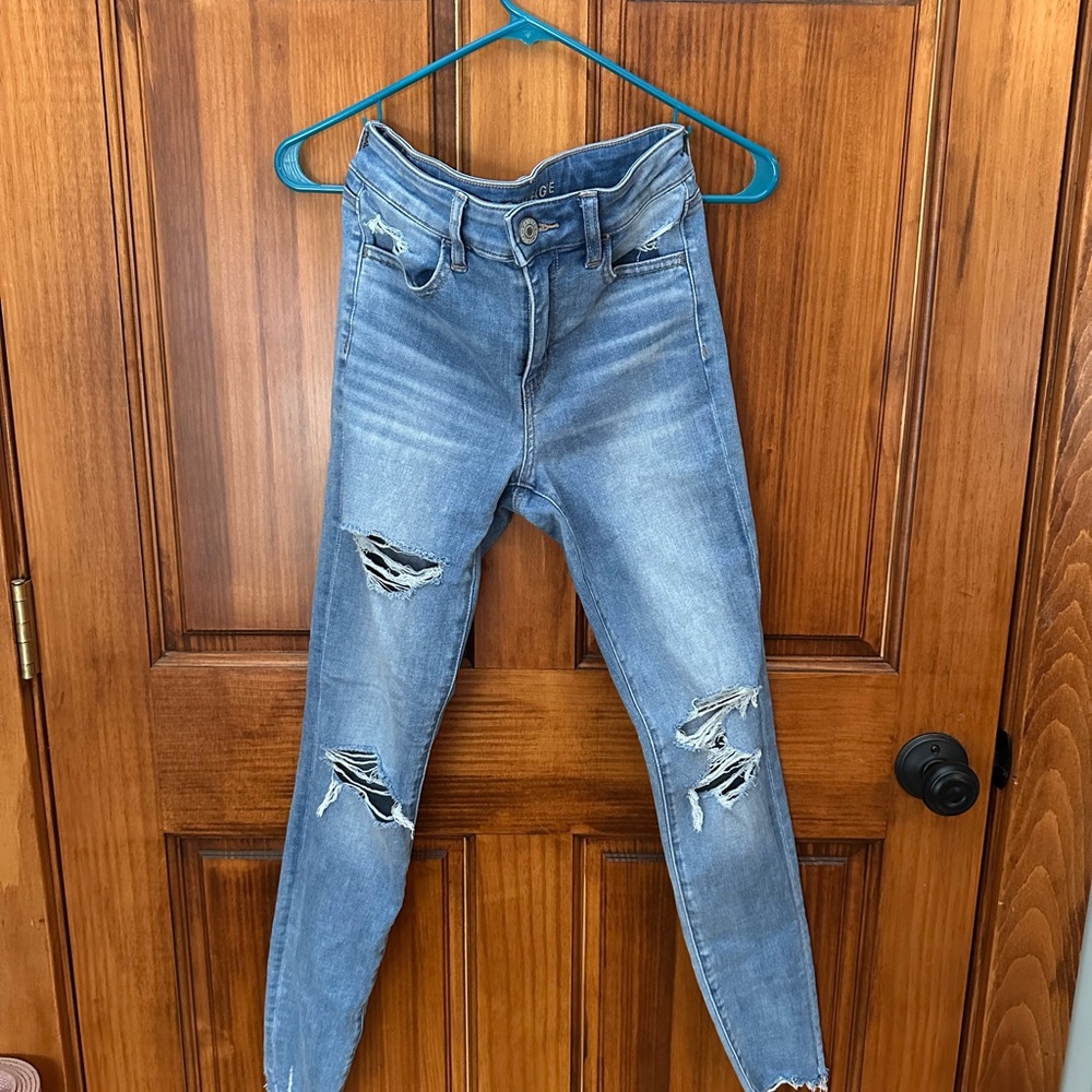 American Eagle Outfitters Light Blue Distressed Skinny Jeans